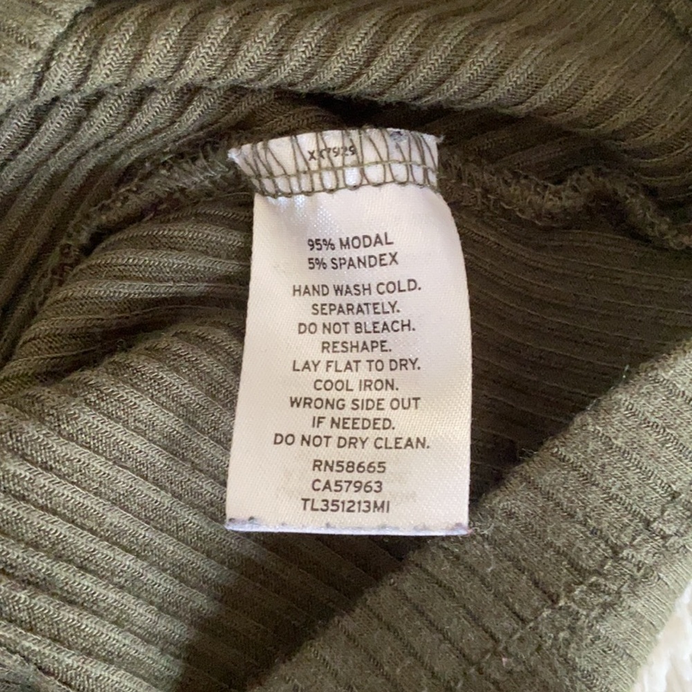 Leith Nordstrom Green Razor Back Ribbed Tank Top - Picture 6 of 6